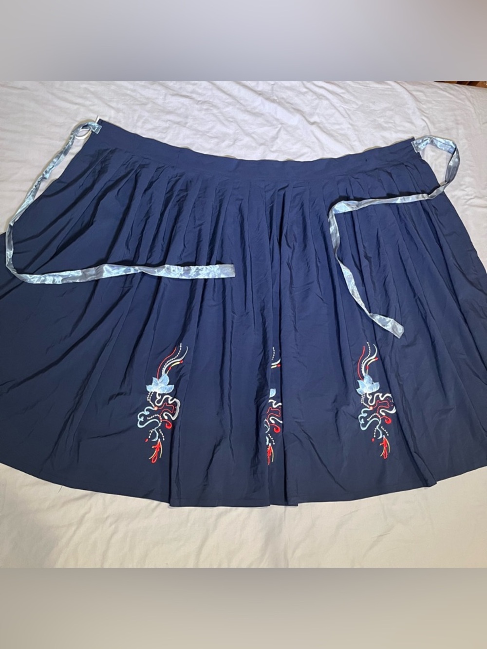 Navy embroidered traditional Chinese hanfu pleated skirt